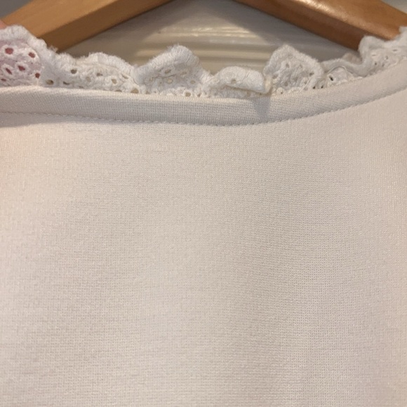 Ann Taylor Eyelet Lace-Trimmed SS White Blouse - Picture 4 of 6